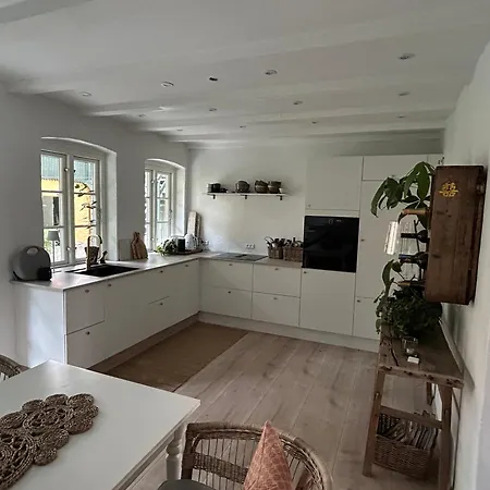 Vidunderligt Hus Med Gardhave - Midt I Centrum Brettevillesgade 16 A * آلبورغ