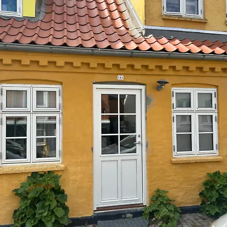 Vidunderligt Hus Med Gardhave - Midt I Centrum Brettevillesgade 16 A